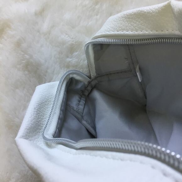 SKII White Cosmetic Bag - Picture 6 of 8